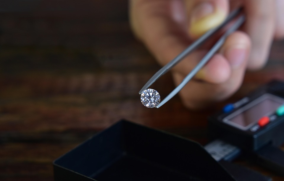 Por que investir em uma máquina de teste de pureza de ouro é essencial para os comerciantes de sucata