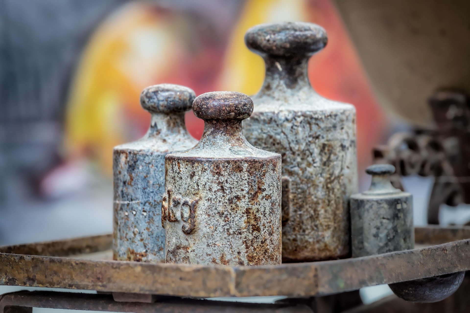 Espectrômetros XRF Portáteis vs. Bancada: Um Guia para Uso em Laboratório e Campo